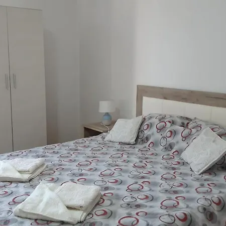 Southern Star Apartment *